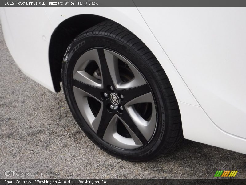 Blizzard White Pearl / Black 2019 Toyota Prius XLE