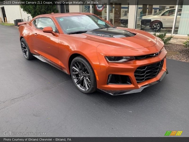 Front 3/4 View of 2023 Camaro ZL1 Coupe