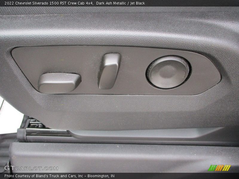 Dark Ash Metallic / Jet Black 2022 Chevrolet Silverado 1500 RST Crew Cab 4x4