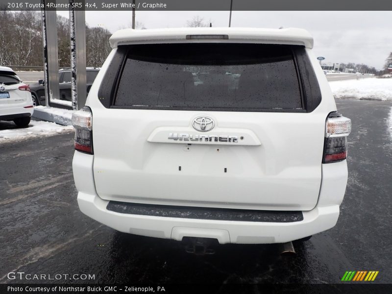 Super White / Graphite 2016 Toyota 4Runner SR5 4x4
