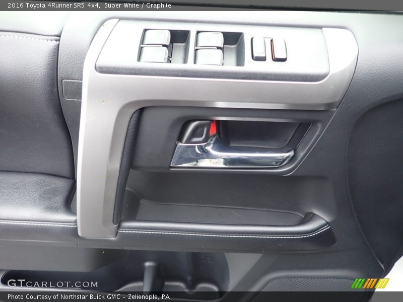 Super White / Graphite 2016 Toyota 4Runner SR5 4x4