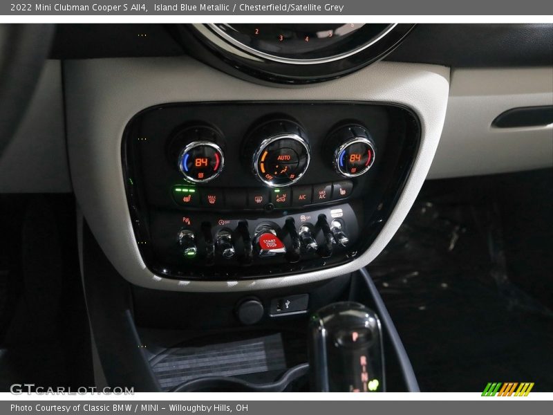 Controls of 2022 Clubman Cooper S All4