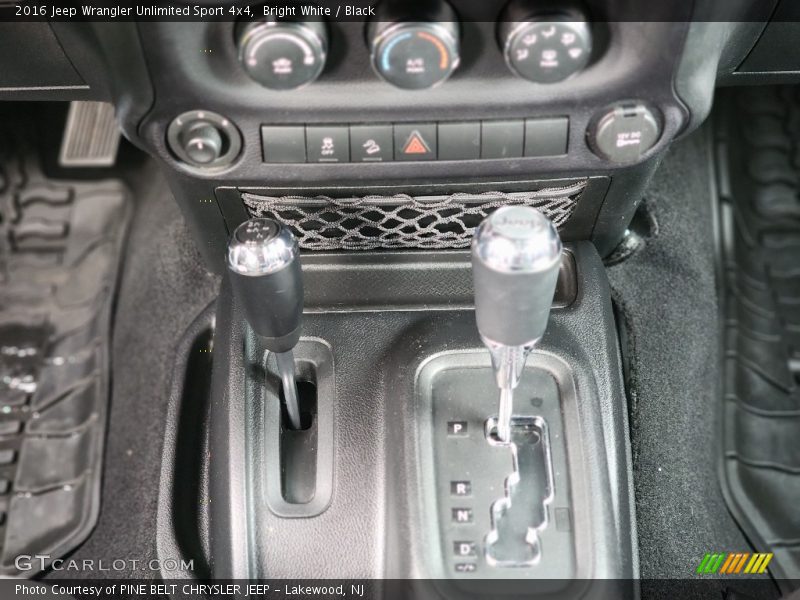 Bright White / Black 2016 Jeep Wrangler Unlimited Sport 4x4