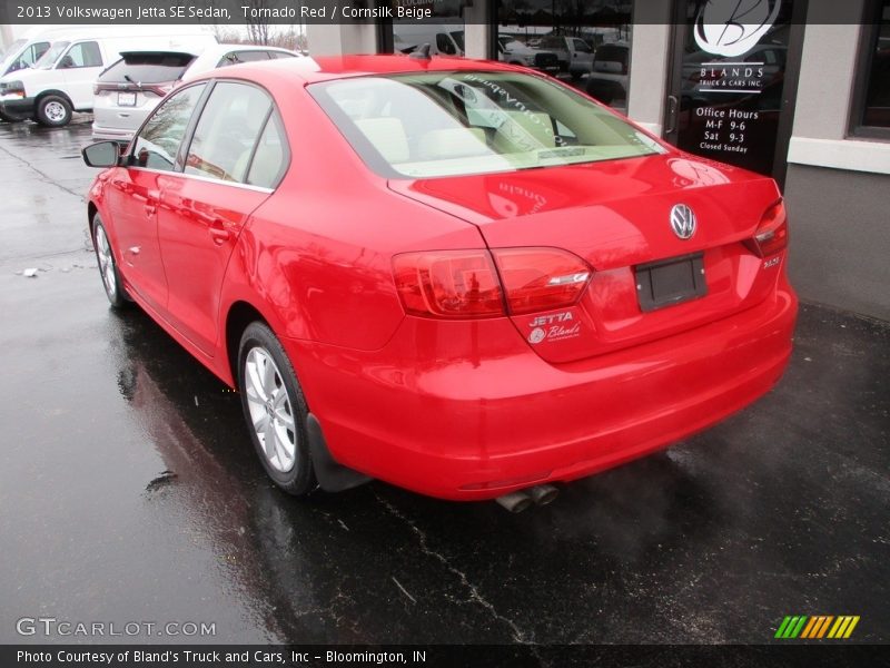 Tornado Red / Cornsilk Beige 2013 Volkswagen Jetta SE Sedan