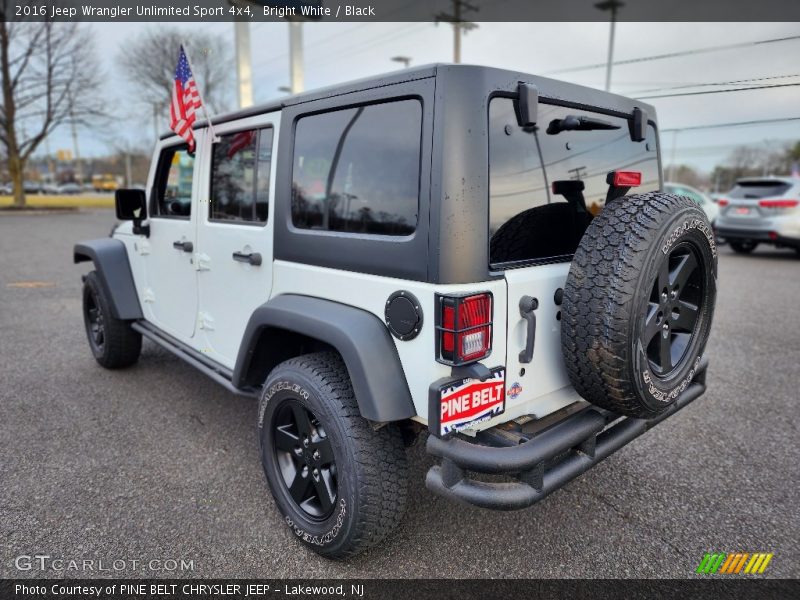 Bright White / Black 2016 Jeep Wrangler Unlimited Sport 4x4