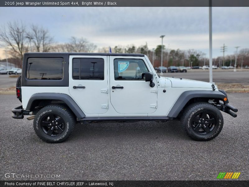 Bright White / Black 2016 Jeep Wrangler Unlimited Sport 4x4