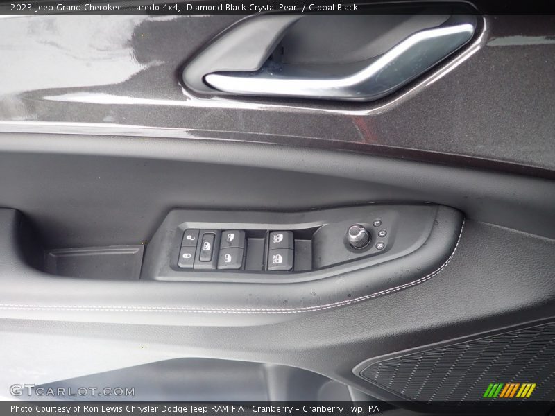 Diamond Black Crystal Pearl / Global Black 2023 Jeep Grand Cherokee L Laredo 4x4