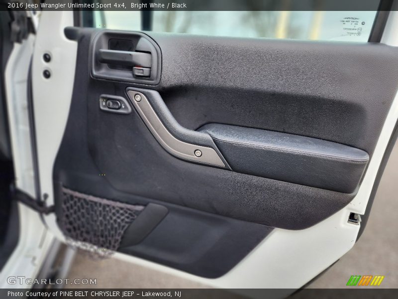 Bright White / Black 2016 Jeep Wrangler Unlimited Sport 4x4
