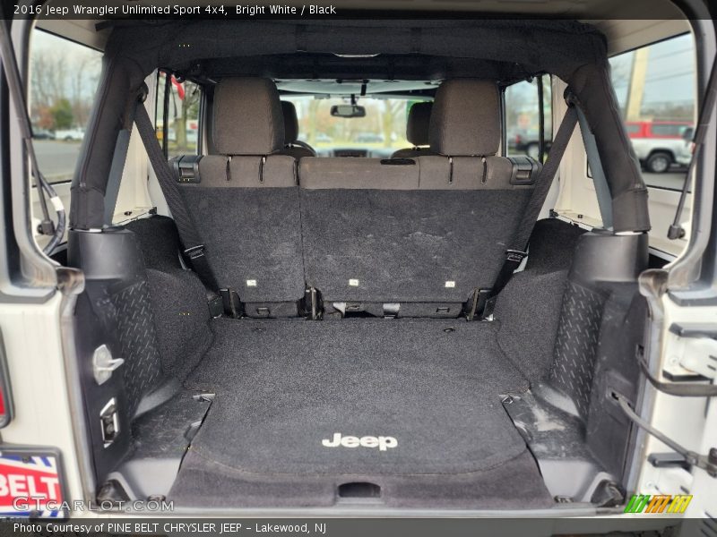 Bright White / Black 2016 Jeep Wrangler Unlimited Sport 4x4