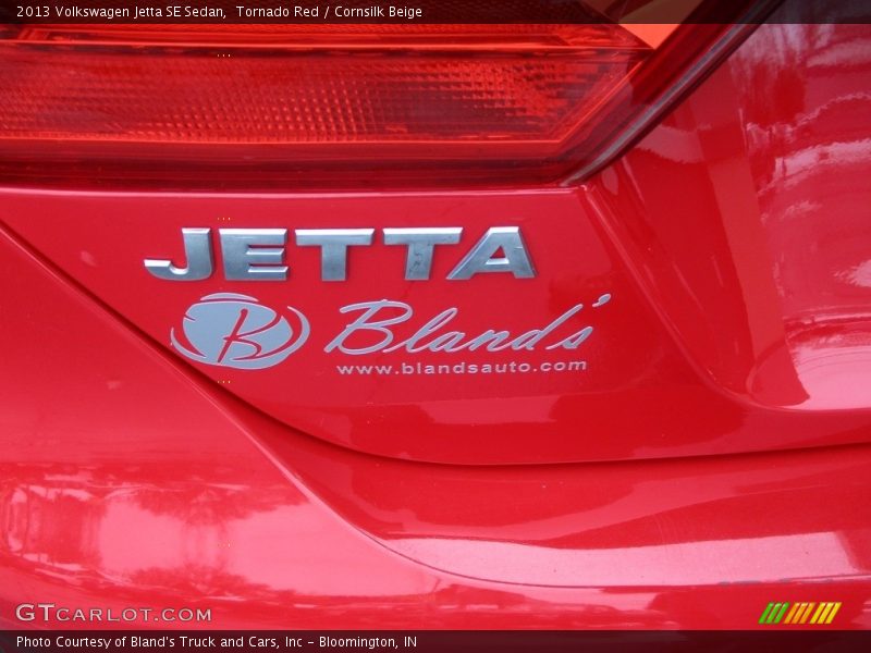Tornado Red / Cornsilk Beige 2013 Volkswagen Jetta SE Sedan