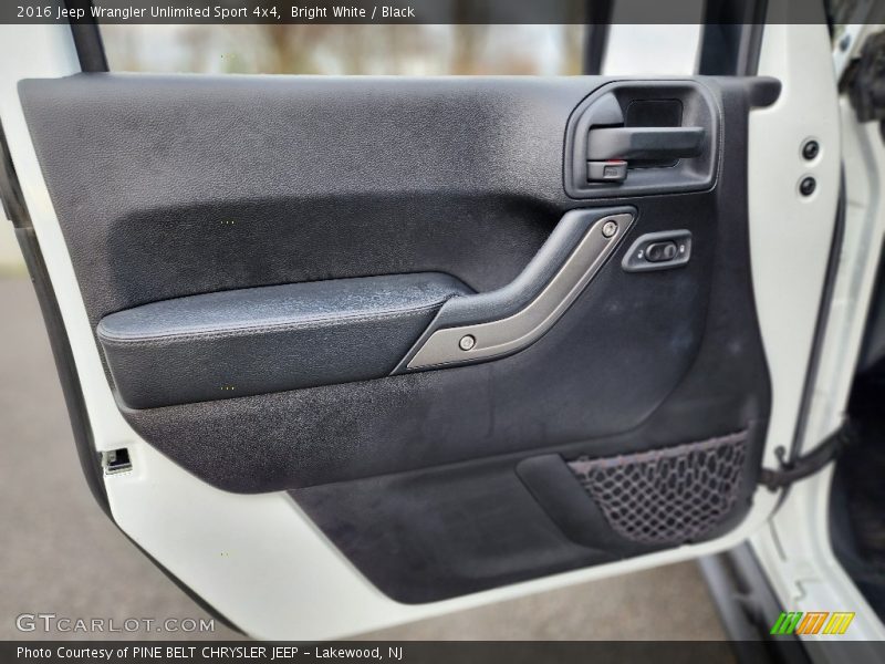 Bright White / Black 2016 Jeep Wrangler Unlimited Sport 4x4
