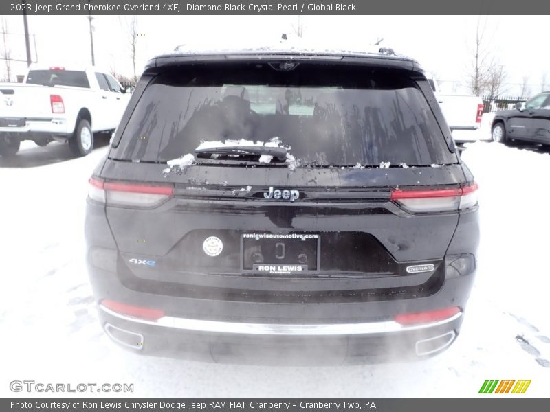 Diamond Black Crystal Pearl / Global Black 2023 Jeep Grand Cherokee Overland 4XE