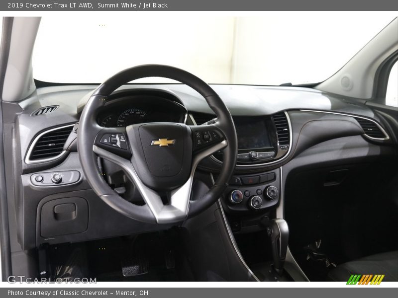 Summit White / Jet Black 2019 Chevrolet Trax LT AWD