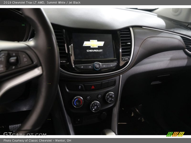 Summit White / Jet Black 2019 Chevrolet Trax LT AWD