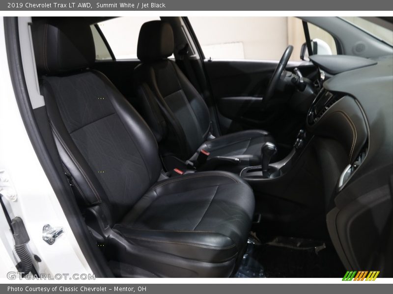 Summit White / Jet Black 2019 Chevrolet Trax LT AWD