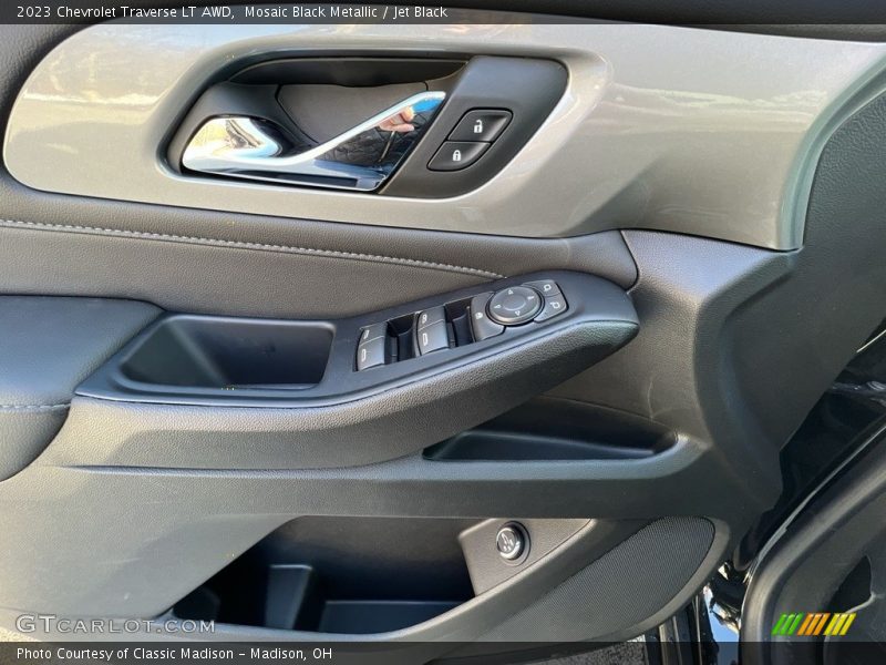 Mosaic Black Metallic / Jet Black 2023 Chevrolet Traverse LT AWD
