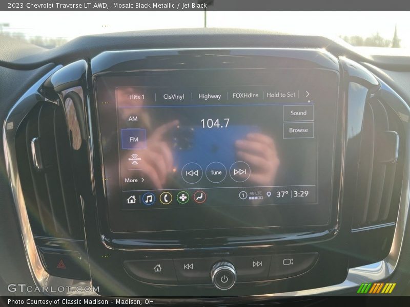 Mosaic Black Metallic / Jet Black 2023 Chevrolet Traverse LT AWD