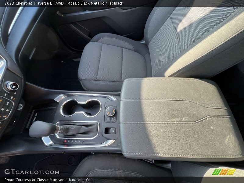 Mosaic Black Metallic / Jet Black 2023 Chevrolet Traverse LT AWD