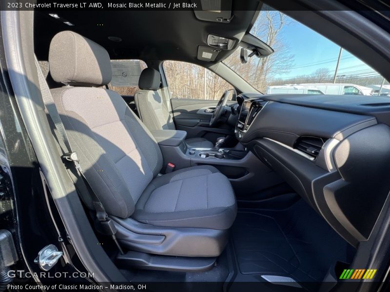 Mosaic Black Metallic / Jet Black 2023 Chevrolet Traverse LT AWD