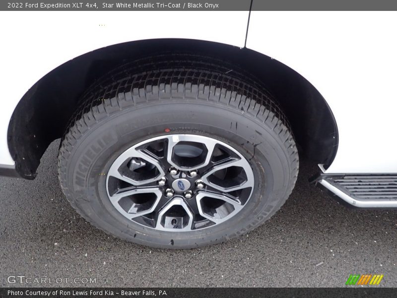 Star White Metallic Tri-Coat / Black Onyx 2022 Ford Expedition XLT 4x4