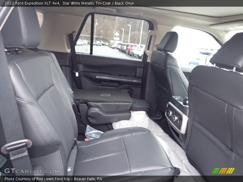 Star White Metallic Tri-Coat / Black Onyx 2022 Ford Expedition XLT 4x4