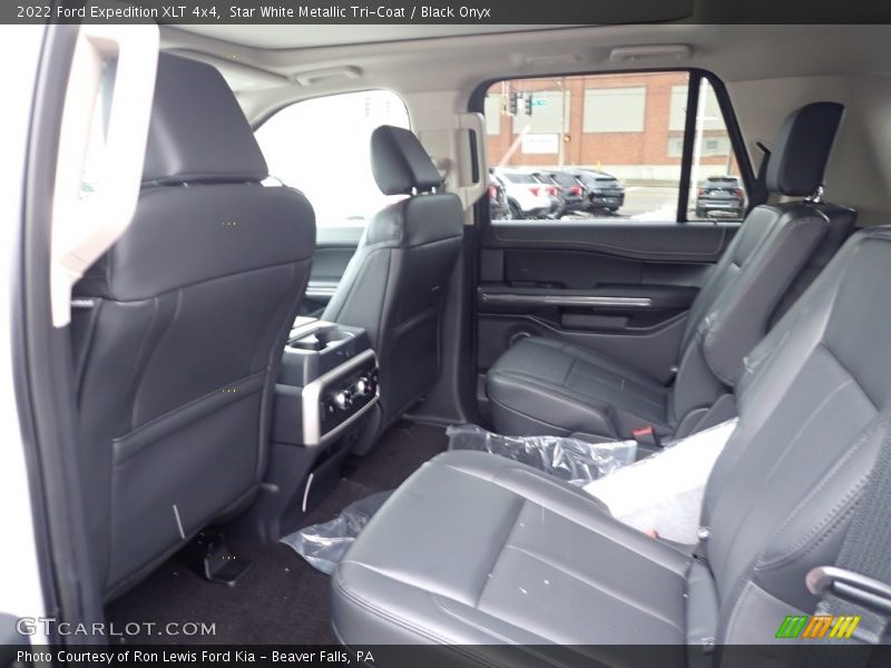 Star White Metallic Tri-Coat / Black Onyx 2022 Ford Expedition XLT 4x4