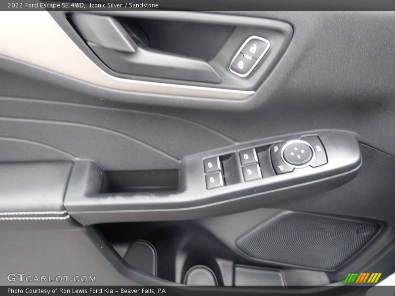 Iconic Silver / Sandstone 2022 Ford Escape SE 4WD