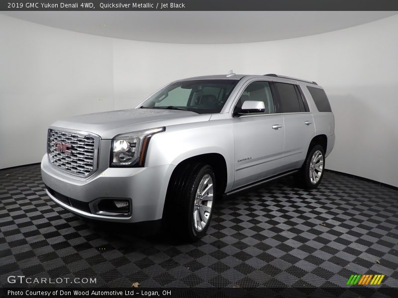 Quicksilver Metallic / Jet Black 2019 GMC Yukon Denali 4WD