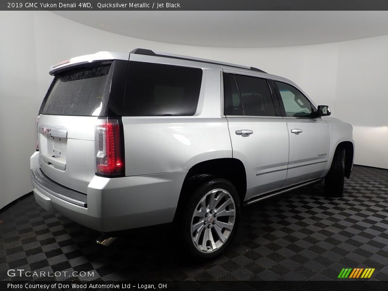 Quicksilver Metallic / Jet Black 2019 GMC Yukon Denali 4WD