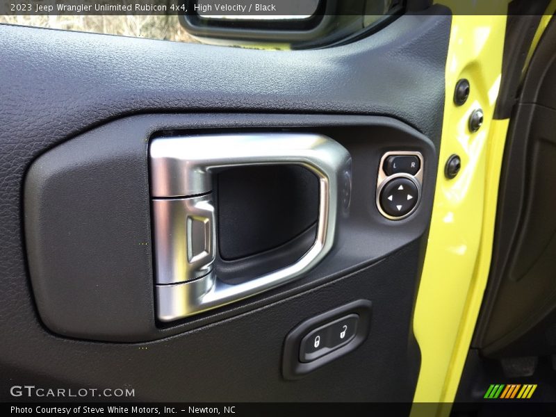 Controls of 2023 Wrangler Unlimited Rubicon 4x4