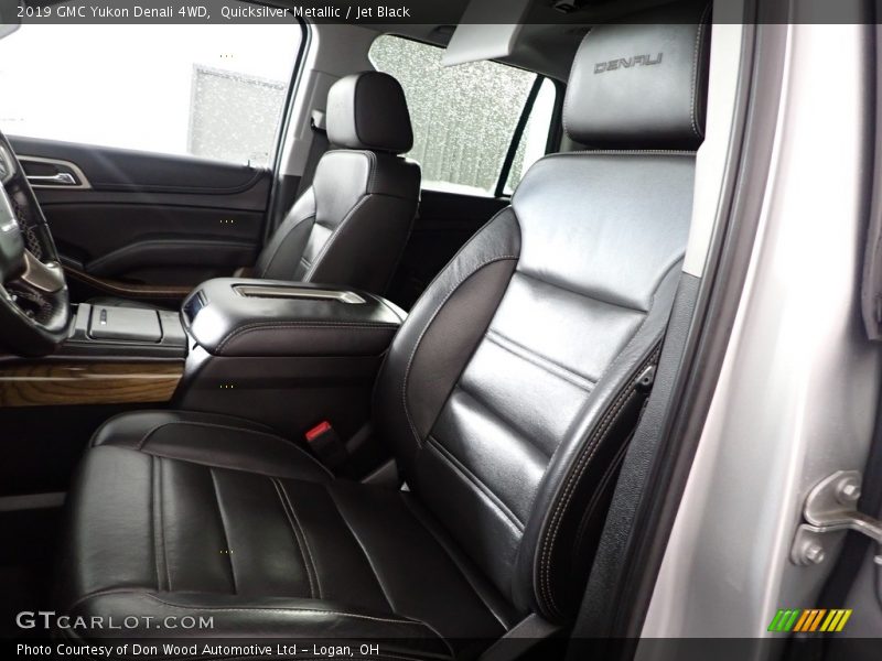 Quicksilver Metallic / Jet Black 2019 GMC Yukon Denali 4WD
