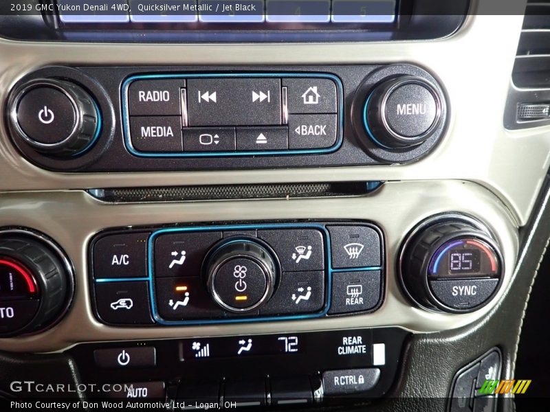 Quicksilver Metallic / Jet Black 2019 GMC Yukon Denali 4WD