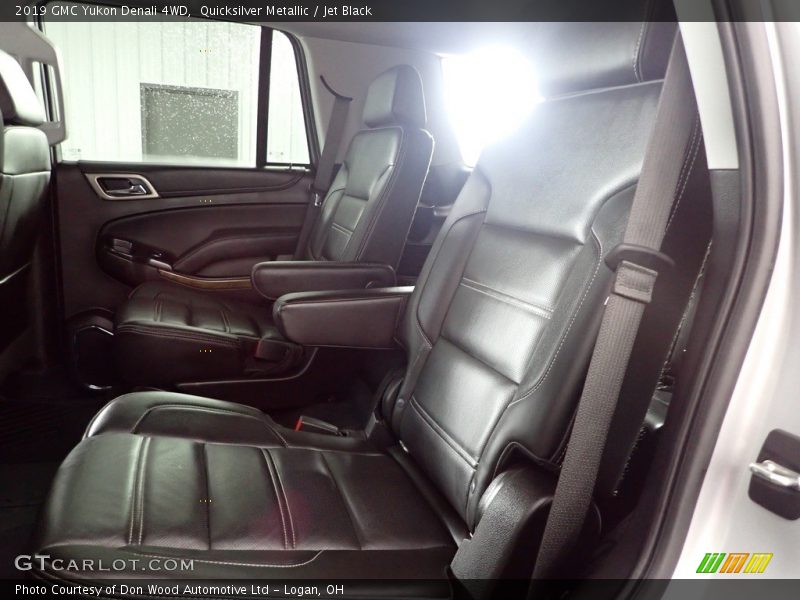 Quicksilver Metallic / Jet Black 2019 GMC Yukon Denali 4WD