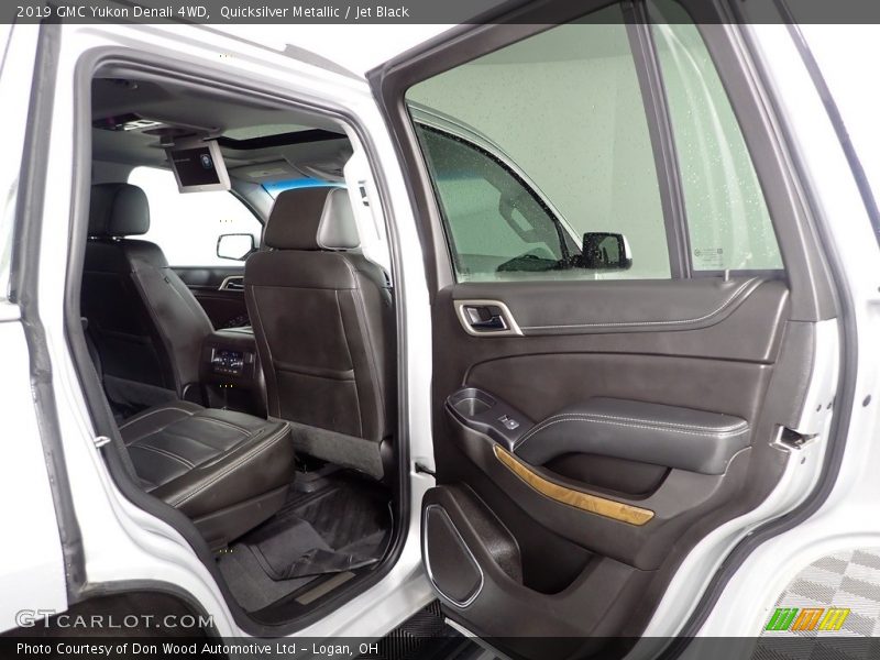 Quicksilver Metallic / Jet Black 2019 GMC Yukon Denali 4WD