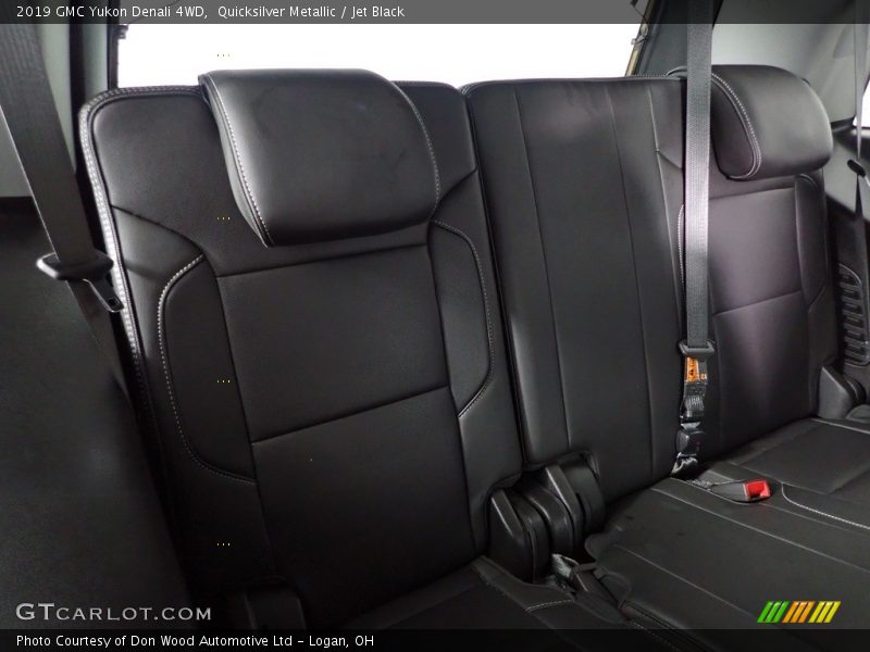 Quicksilver Metallic / Jet Black 2019 GMC Yukon Denali 4WD