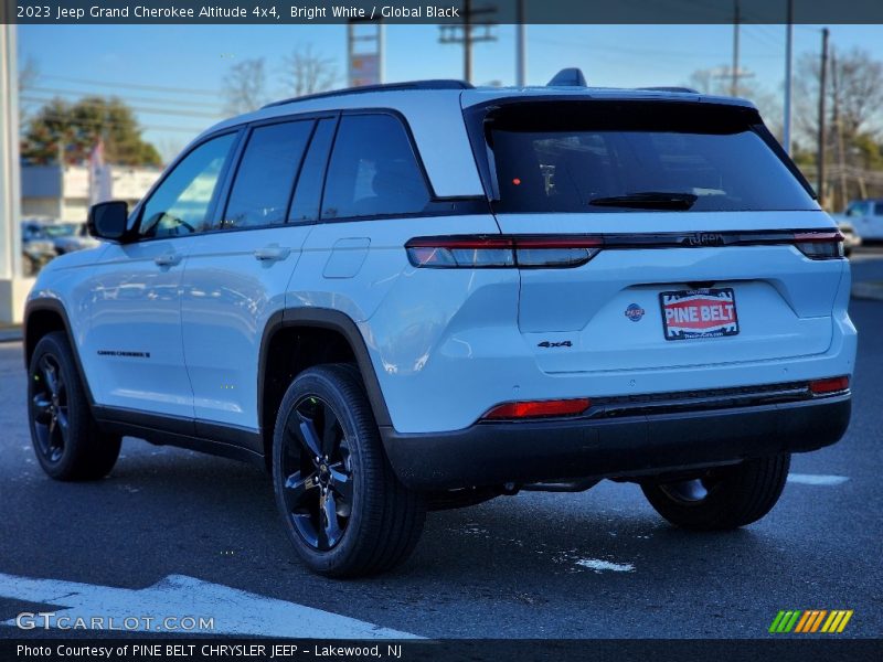 Bright White / Global Black 2023 Jeep Grand Cherokee Altitude 4x4