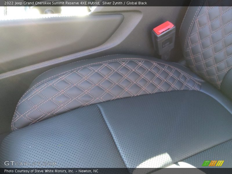 Front Seat of 2022 Grand Cherokee Summit Reserve 4XE Hybrid