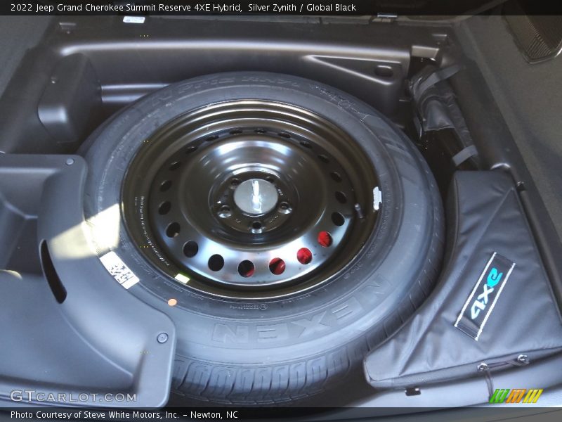 Tool Kit of 2022 Grand Cherokee Summit Reserve 4XE Hybrid