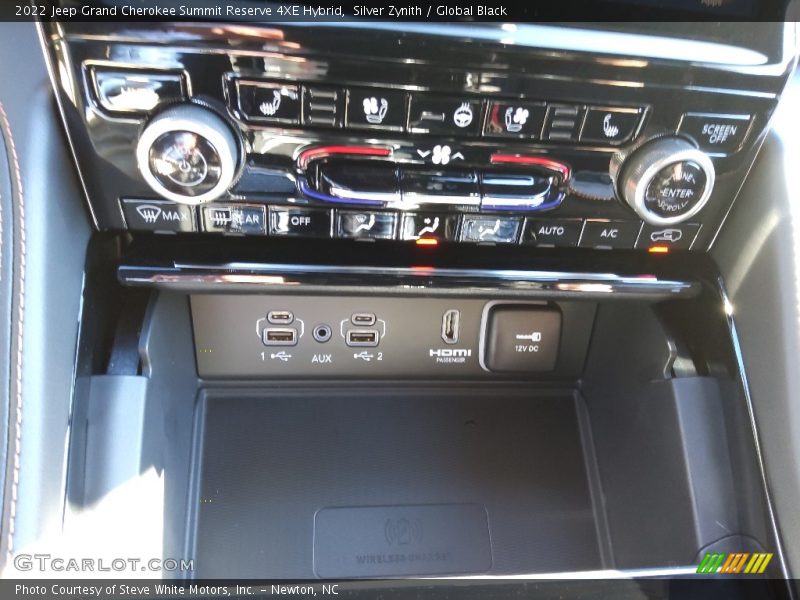 Controls of 2022 Grand Cherokee Summit Reserve 4XE Hybrid