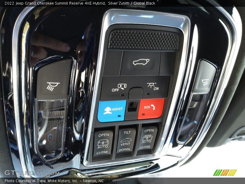 Controls of 2022 Grand Cherokee Summit Reserve 4XE Hybrid