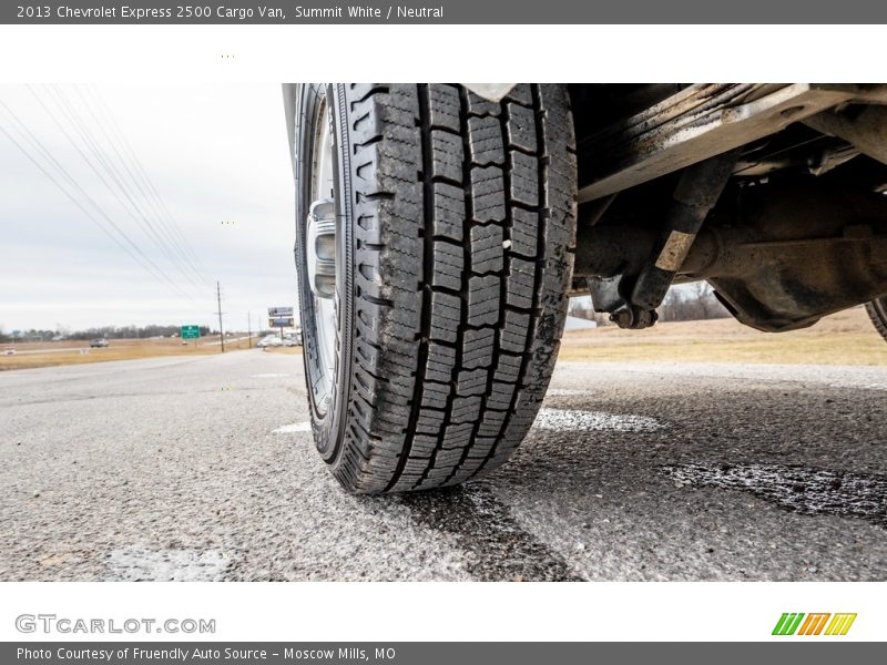 Summit White / Neutral 2013 Chevrolet Express 2500 Cargo Van