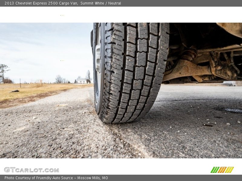 Summit White / Neutral 2013 Chevrolet Express 2500 Cargo Van