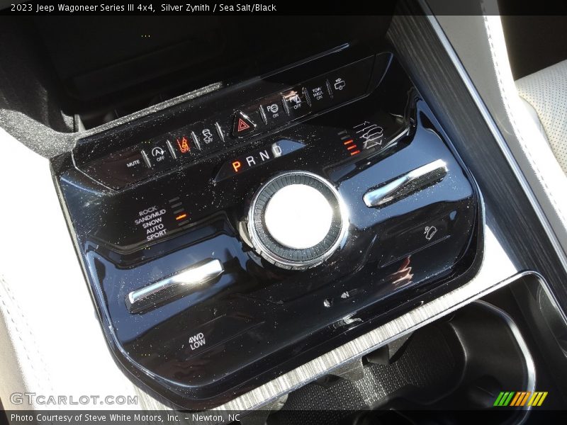  2023 Wagoneer Series III 4x4 8 Speed Automatic Shifter