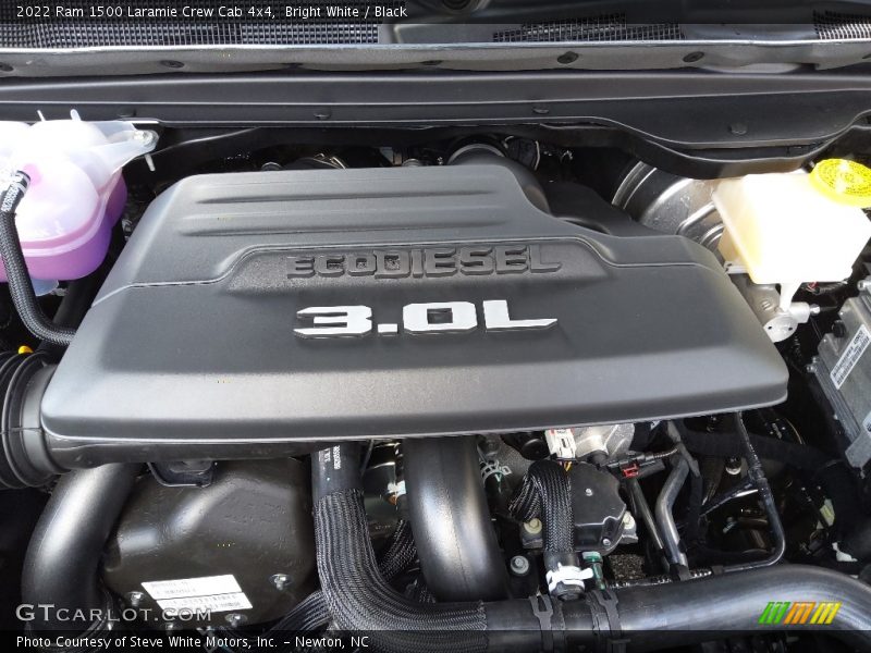 Bright White / Black 2022 Ram 1500 Laramie Crew Cab 4x4