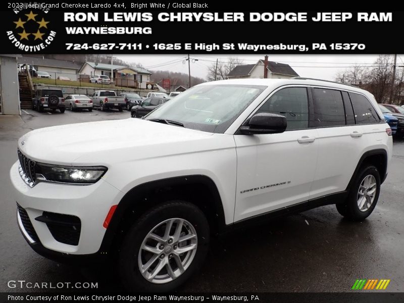 Bright White / Global Black 2023 Jeep Grand Cherokee Laredo 4x4