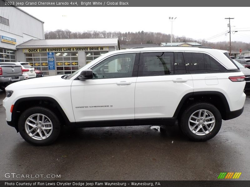 Bright White / Global Black 2023 Jeep Grand Cherokee Laredo 4x4