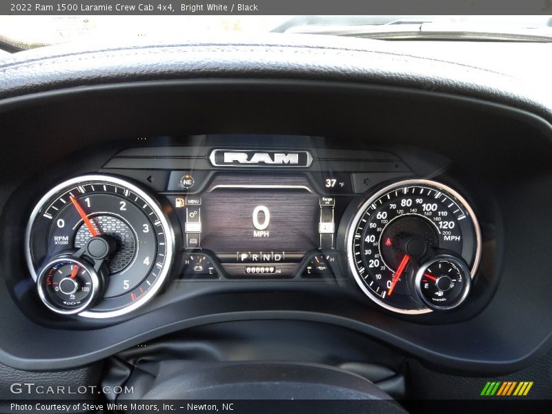 Bright White / Black 2022 Ram 1500 Laramie Crew Cab 4x4