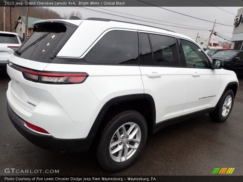 Bright White / Global Black 2023 Jeep Grand Cherokee Laredo 4x4