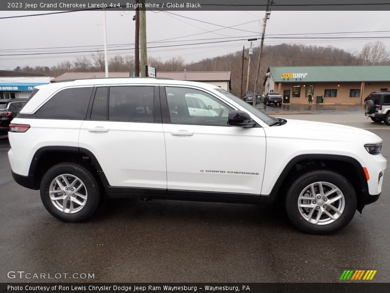 Bright White / Global Black 2023 Jeep Grand Cherokee Laredo 4x4