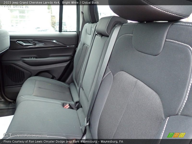 Bright White / Global Black 2023 Jeep Grand Cherokee Laredo 4x4